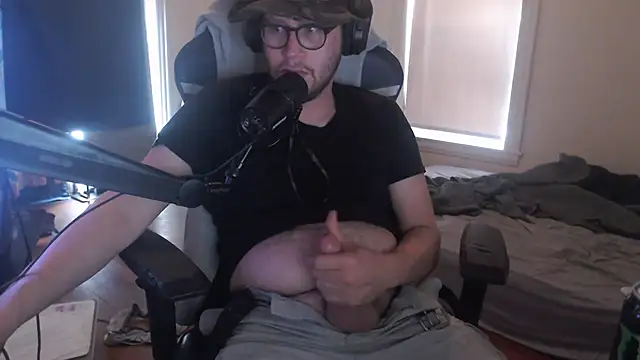 Snapshot of chicostick413 chatting on September 28, 4:45 pm chicostick413 online show from September 28, 4:45 pm