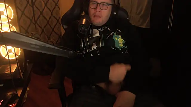 chicostick413 online show from February 9, 12:47 am