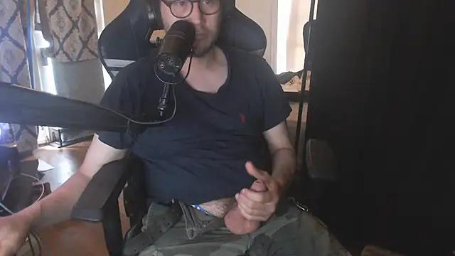 chicostick413 online show from July 25, 3:42 pm