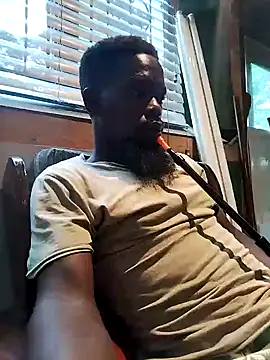 Snapshot of Chocolate_factory_man chatting on January 15, 2:46 pm Chocolate factory man online show from January 15, 2:46 pm