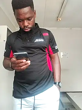 Snapshot of Chocolate_factory_man chatting on October 17, 4:37 am Chocolate factory man online show from October 17, 4:37 am