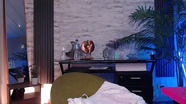 Snapshot of SofiaGomez420 chatting on March 22, 6:54 am SofiaGomez420 online show from March 22, 6:54 am