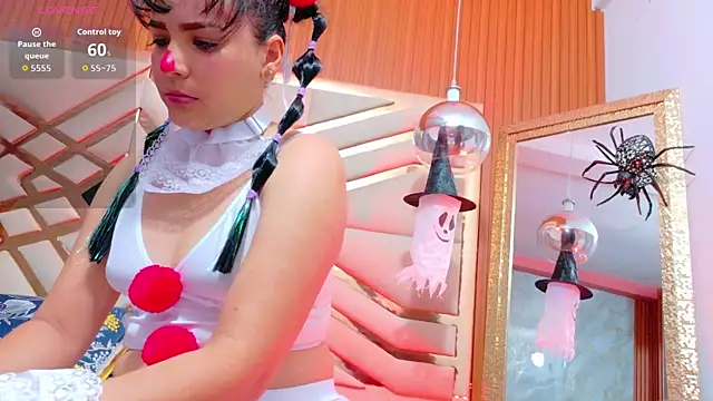 Sluttyandmature online show from October 23, 1:21 pm