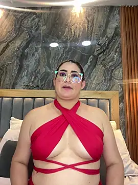 BellaPeers  online show from February 8, 3:00 pm