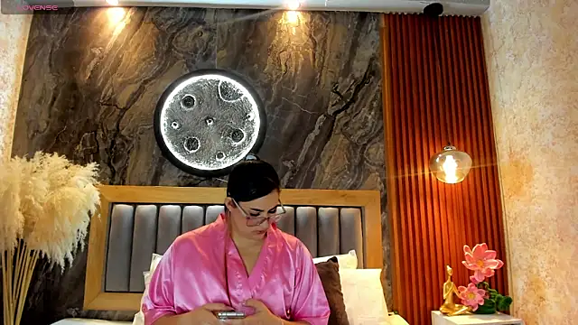 Snapshot of BellaPeers_ chatting on April 25, 1:41 pm BellaPeers online show from April 25, 1:41 pm