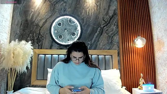 Snapshot of BellaPeers_ chatting on May 26, 10:44 am BellaPeers online show from May 26, 10:44 am