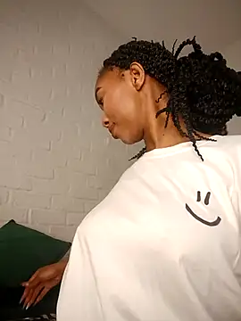 Shria107 online show from February 18, 9:05 am