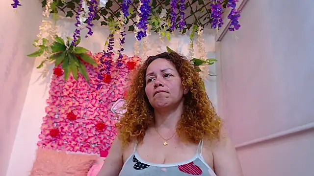 BLONDE SEXYHOT online show from December 21, 6:59 pm