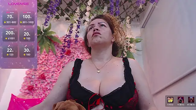 BLONDE SEXYHOT online show from February 19, 10:00 am