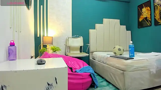 Snapshot of Austin_Cardieff chatting on December 27, 10:37 pm Austin Cardieff online show from December 27, 10:37 pm