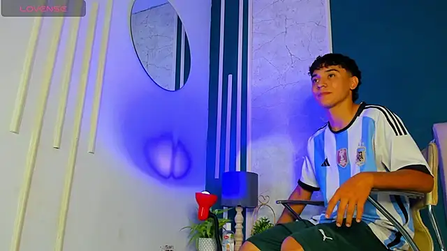 Snapshot of Austin_Cardieff chatting on January 23, 7:22 am Austin Cardieff online show from January 23, 7:22 am