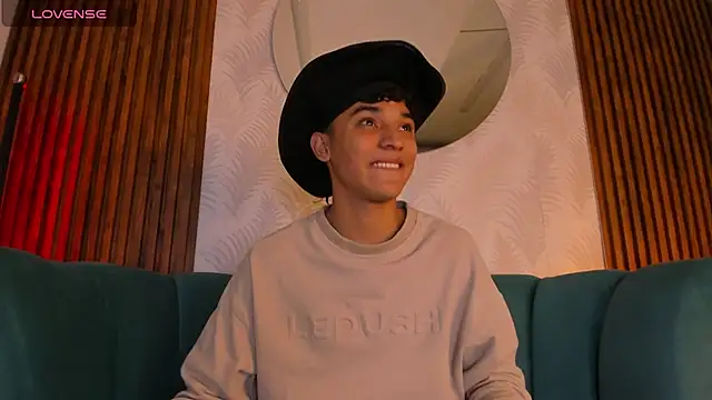 Snapshot of Austin_Cardieff chatting on January 31, 6:46 am Austin Cardieff online show from January 31, 6:46 am