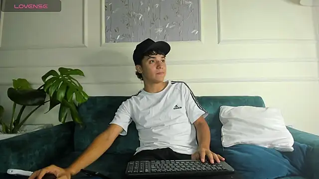 Snapshot of Austin_Cardieff chatting on March 6, 3:13 am Austin Cardieff online show from March 6, 3:13 am