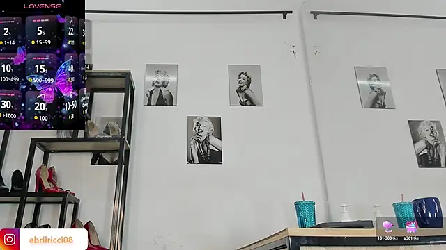 Snapshot of abril_ricci chatting on December 27, 3:31 am abril ricci online show from December 27, 3:31 am