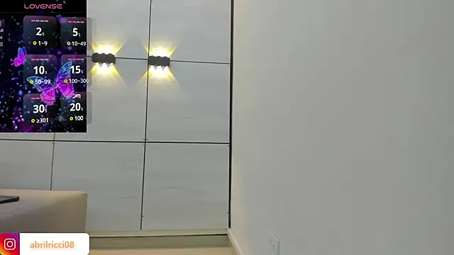 Snapshot of abril_ricci chatting on January 24, 3:11 am abril ricci online show from January 24, 3:11 am