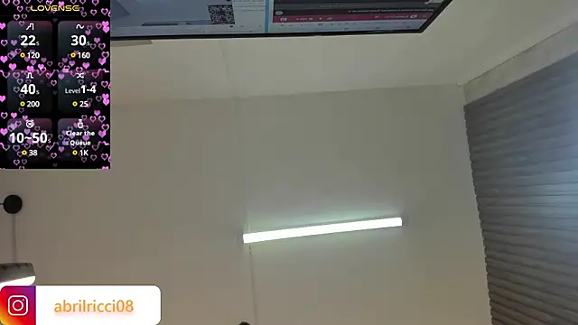 Snapshot of abril_ricci chatting on February 27, 3:47 am abril ricci online show from February 27, 3:47 am