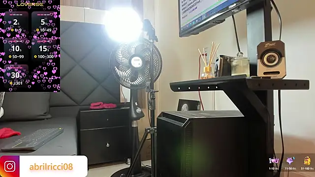 Snapshot of abril_ricci chatting on February 28, 3:04 am abril ricci online show from February 28, 3:04 am