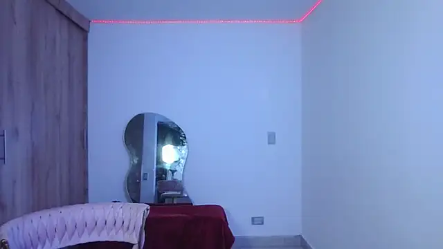 Snapshot of abril_ricci chatting on September 26, 4:05 am abril ricci online show from September 26, 4:05 am