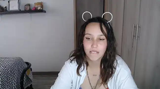 Skarlet Adams28 online show from December 9, 9:37 pm