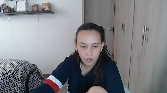 Skarlet Adams28 online show from December 11, 9:45 pm