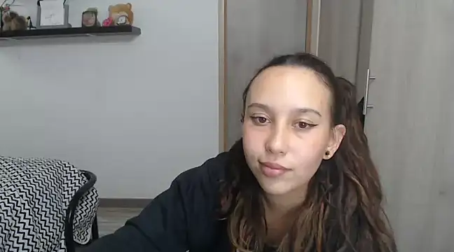 Skarlet Adams28 online show from December 14, 3:18 am