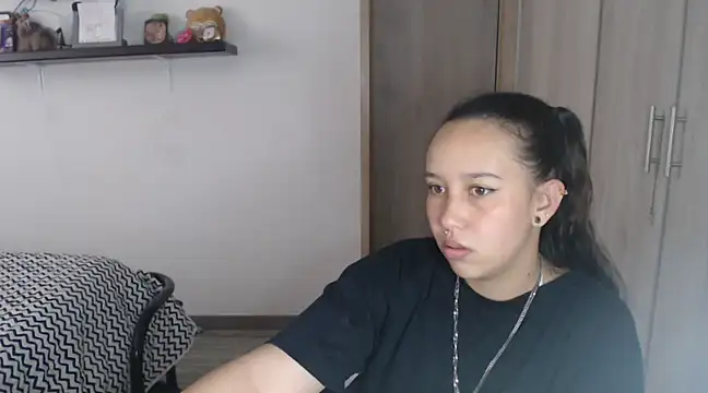 Skarlet Adams28 online show from December 19, 10:10 pm