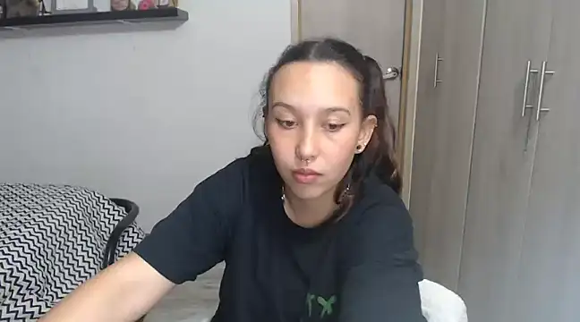 Skarlet Adams28 online show from December 20, 1:36 am