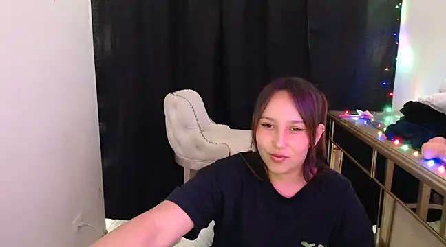 Skarlet Adams28 online show from January 20, 8:07 pm