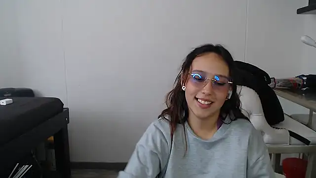 Skarlet Adams28 online show from February 5, 8:35 pm