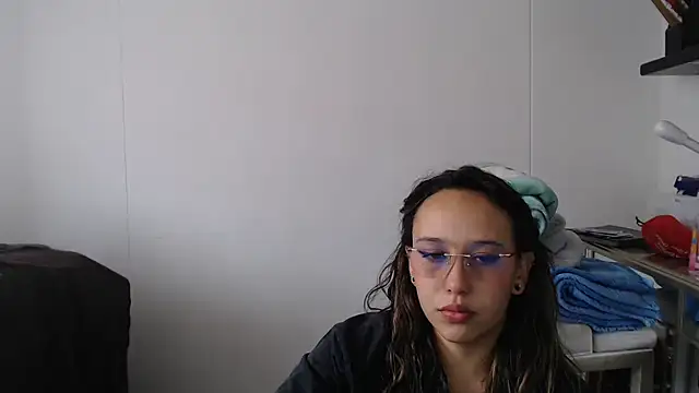 Skarlet Adams28 online show from February 18, 6:58 pm