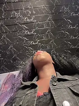 Snapshot of Thyana_LS chatting on February 13, 1:15 pm Thyana LS online show from February 13, 1:15 pm