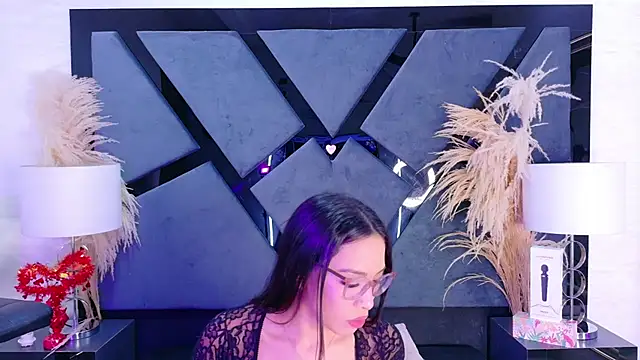 KylieWhite online show from September 30, 2:33 pm