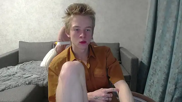 Snapshot of sweetserenity5 chatting on February 20, 10:48 pm sweetserenity5 online show from February 20, 10:48 pm