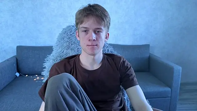 Snapshot of sweetserenity5 chatting on February 20, 8:49 am sweetserenity5 online show from February 20, 8:49 am