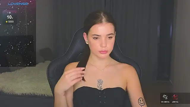 adrianawow1 online show from October 30, 1:18 am