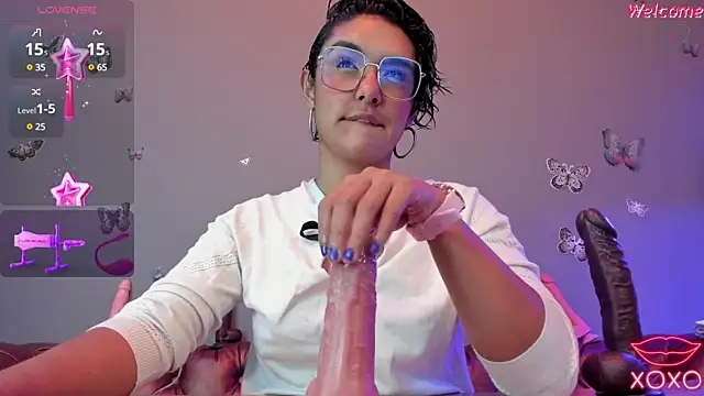 Snapshot of Kaira_mosse chatting on January 15, 12:04 pm Kaira mosse online show from January 15, 12:04 pm