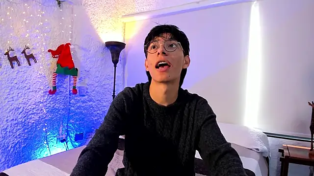 Snapshot of alexandersawyer chatting on December 30, 1:03 pm alexandersawyer online show from December 30, 1:03 pm