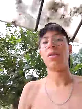 Snapshot of alexandersawyer chatting on January 6, 3:40 pm alexandersawyer online show from January 6, 3:40 pm