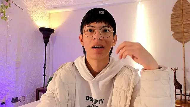 Snapshot of alexandersawyer chatting on January 7, 12:20 pm alexandersawyer online show from January 7, 12:20 pm