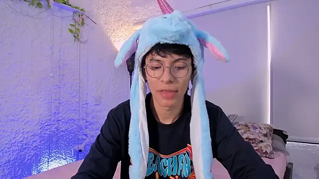 Snapshot of alexandersawyer chatting on February 3, 11:53 am alexandersawyer online show from February 3, 11:53 am