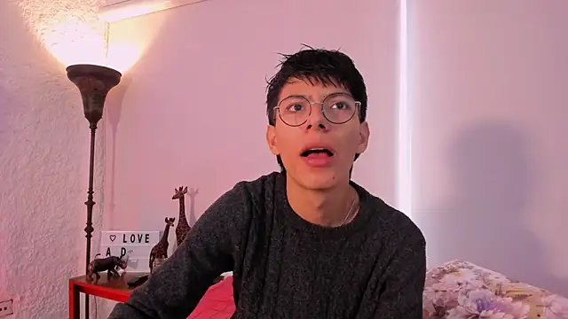 Snapshot of alexandersawyer chatting on March 14, 1:13 pm alexandersawyer online show from March 14, 1:13 pm