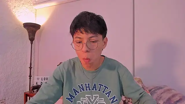 Snapshot of alexandersawyer chatting on March 15, 9:41 am alexandersawyer online show from March 15, 9:41 am