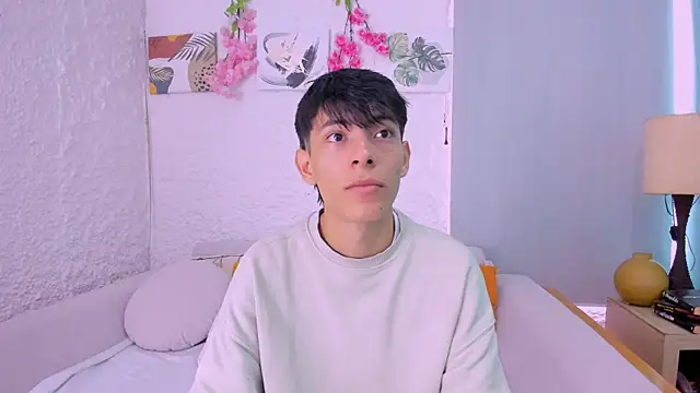 Snapshot of alexandersawyer chatting on October 27, 12:09 pm alexandersawyer online show from October 27, 12:09 pm