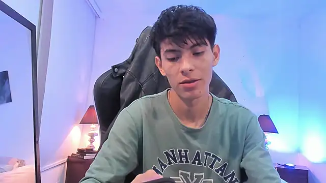 Snapshot of alexandersawyer chatting on November 7, 1:44 pm alexandersawyer online show from November 7, 1:44 pm