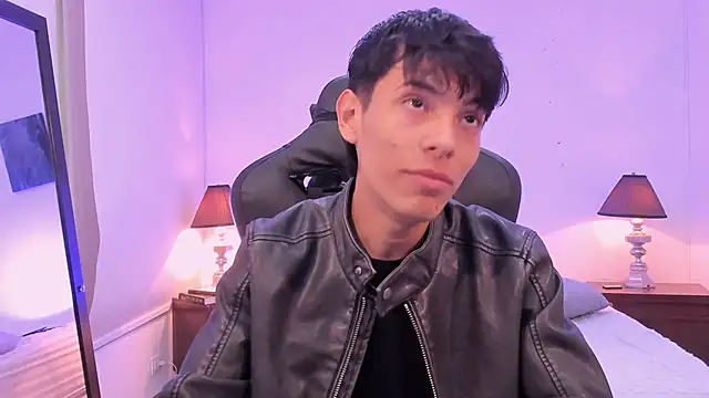 Snapshot of alexandersawyer chatting on November 12, 12:38 pm alexandersawyer online show from November 12, 12:38 pm