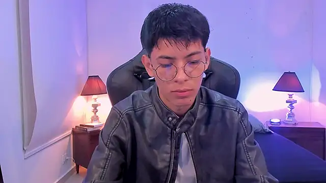 Snapshot of alexandersawyer chatting on November 14, 12:48 pm alexandersawyer online show from November 14, 12:48 pm