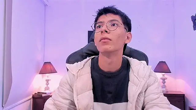 Snapshot of alexandersawyer chatting on November 15, 12:34 pm alexandersawyer online show from November 15, 12:34 pm