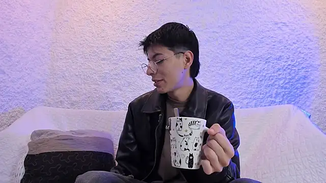 Snapshot of alexandersawyer chatting on December 18, 12:33 pm alexandersawyer online show from December 18, 12:33 pm