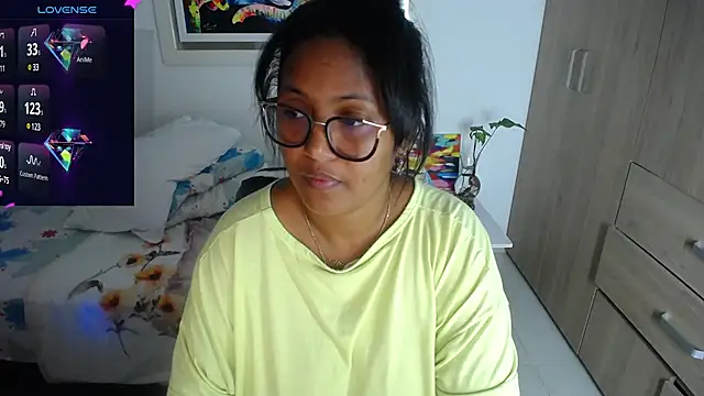 miajoseph  online show from February 4, 8:02 am