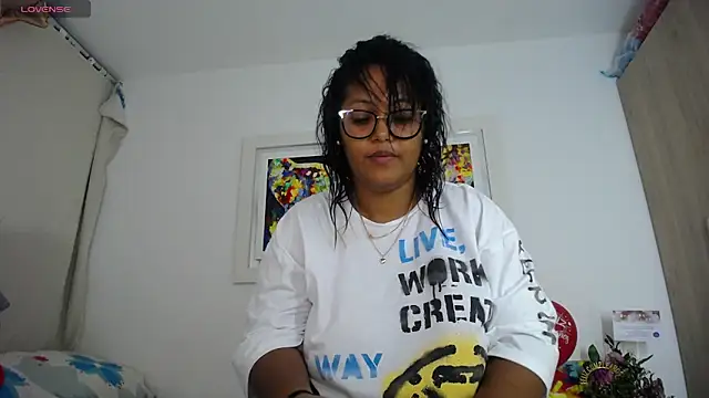 miajoseph  online show from February 17, 7:04 am